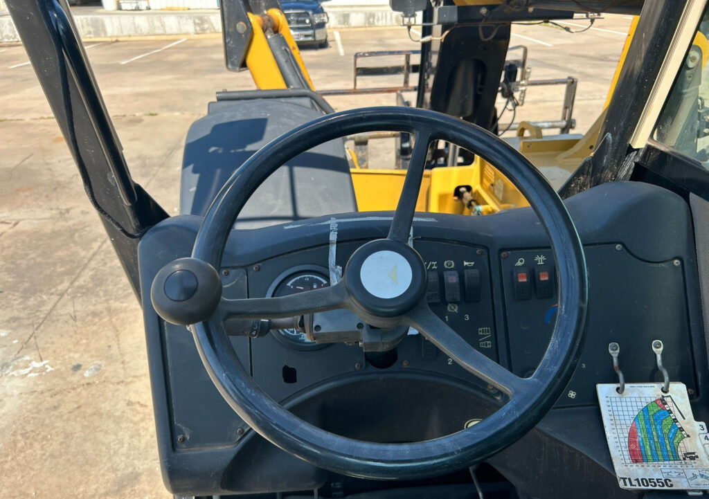 2013	Caterpillar 	TL1055C